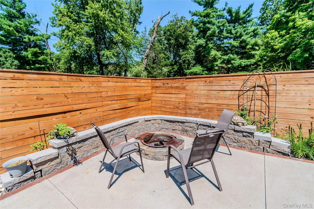 10 Old Mill Drive Poughkeepsie, NY 12603