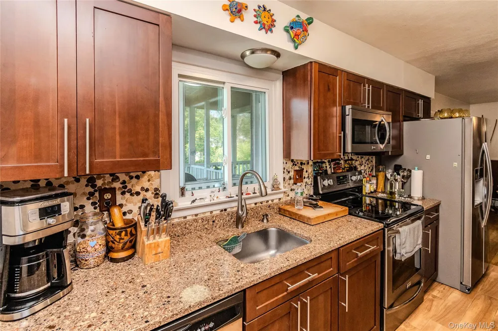 10 Old Mill Drive Poughkeepsie, NY 12603