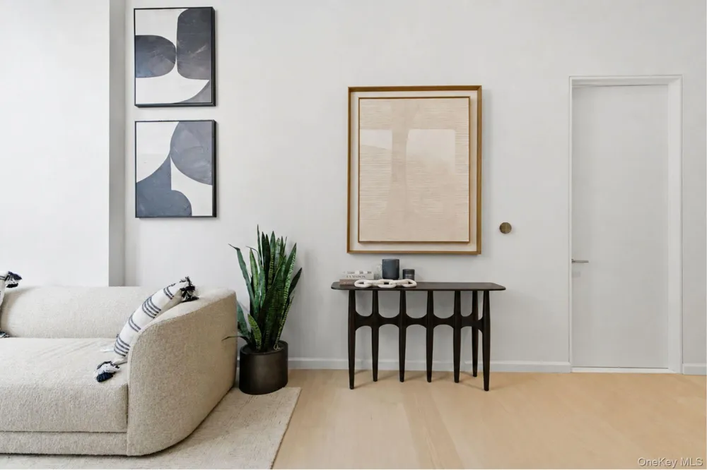 25-08 43rd Avenue #5B Long Island City, NY 11101