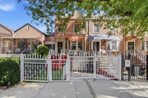 937 Duncan Street