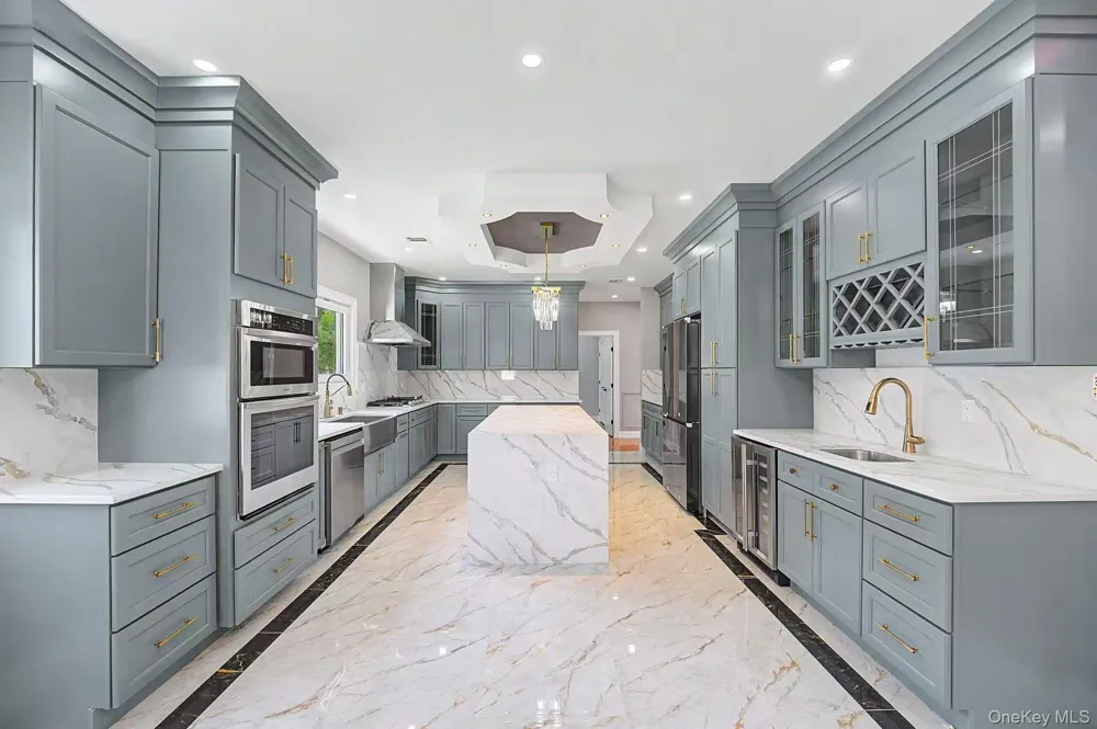 16 Violet Avenue Hicksville, NY 11801