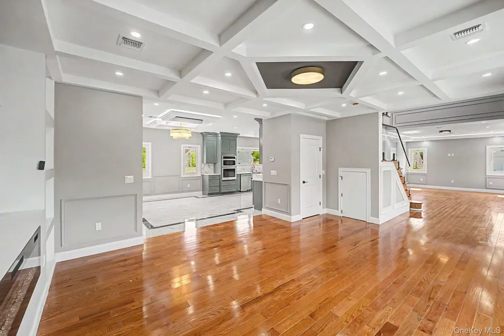 16 Violet Avenue Hicksville, NY 11801