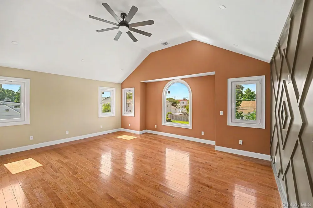 16 Violet Avenue Hicksville, NY 11801