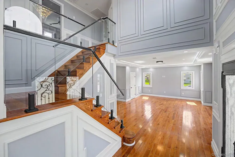 16 Violet Avenue Hicksville, NY 11801