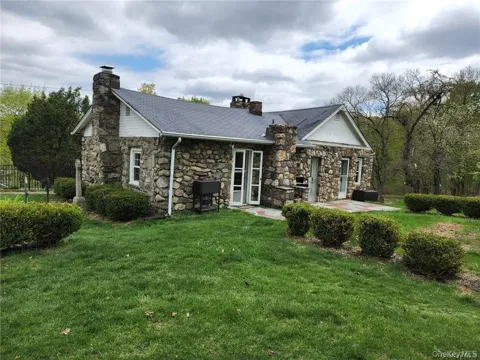 649 Lakes Road
