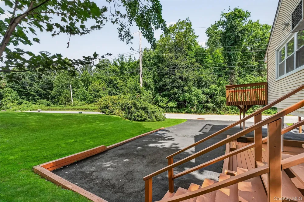76 Meadow Sweet Road Cortlandt Manor, NY 10567