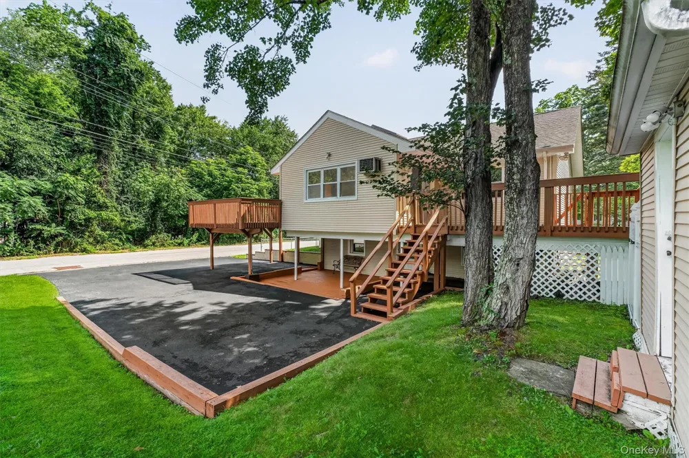 76 Meadow Sweet Road Cortlandt Manor, NY 10567