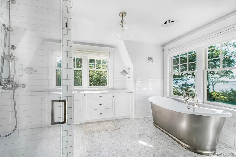 1140 Park Avenue Mattituck, NY 11952
