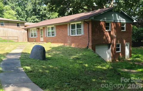 2230 Kenwood Drive