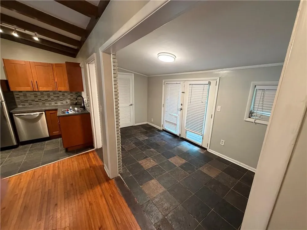 1847 Dorsey Avenue East Point, GA 30344