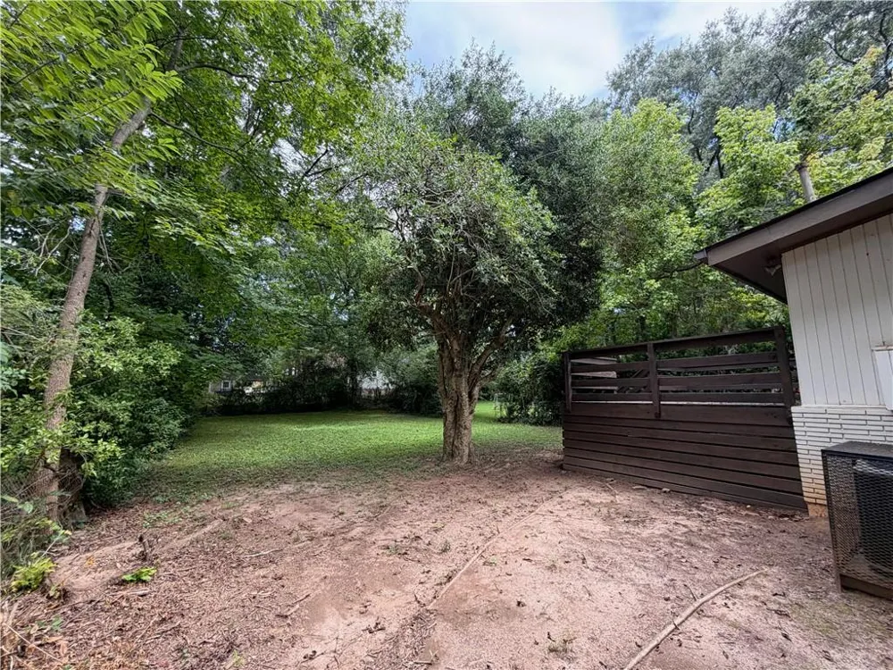 1847 Dorsey Avenue East Point, GA 30344