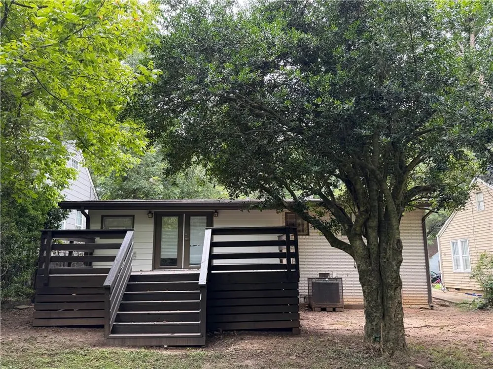 1847 Dorsey Avenue East Point, GA 30344
