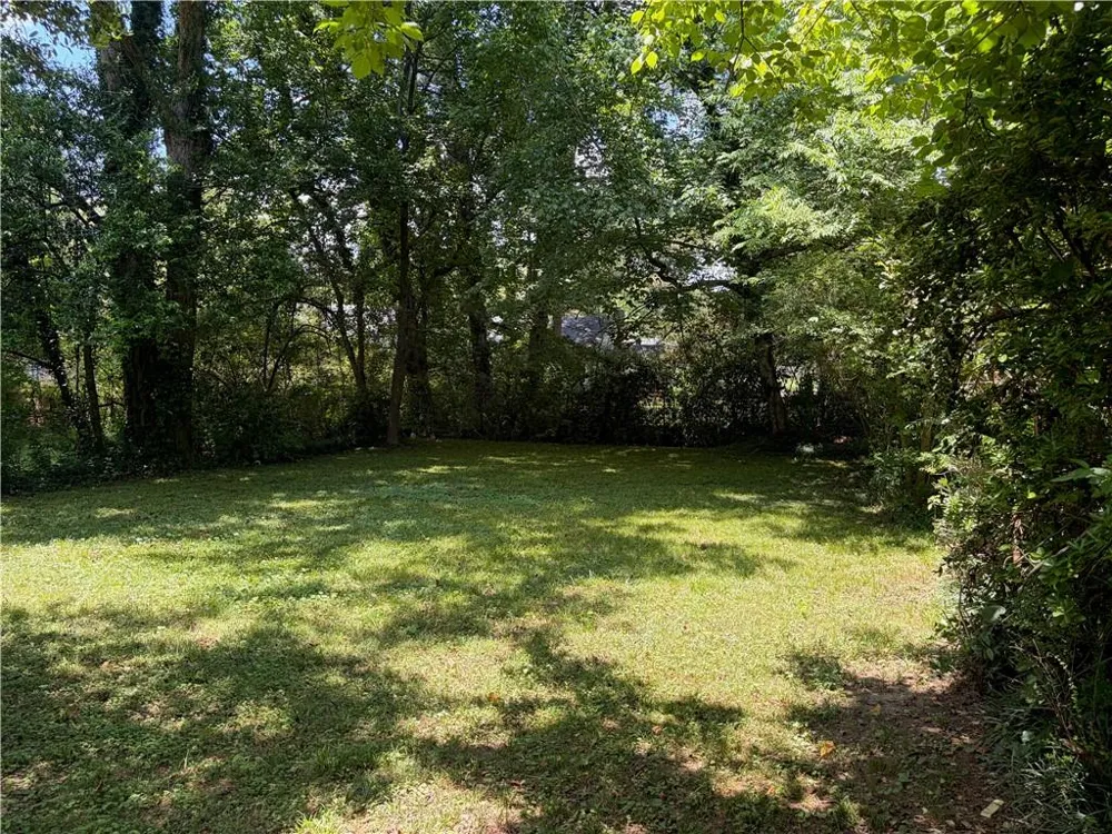 1847 Dorsey Avenue East Point, GA 30344
