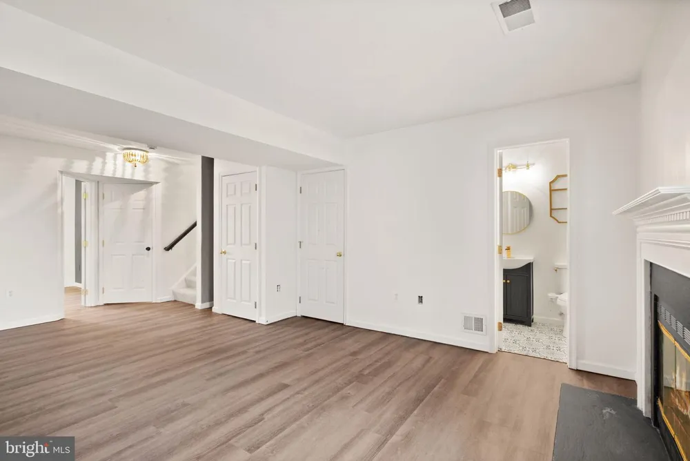 35924 CLOVER TERRACE Round Hill, VA 20141