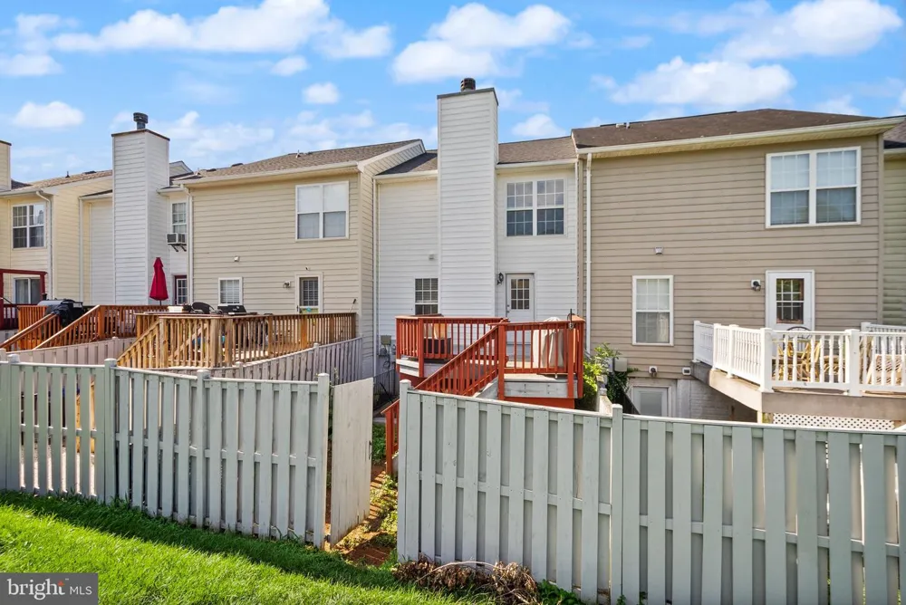 35924 CLOVER TERRACE Round Hill, VA 20141