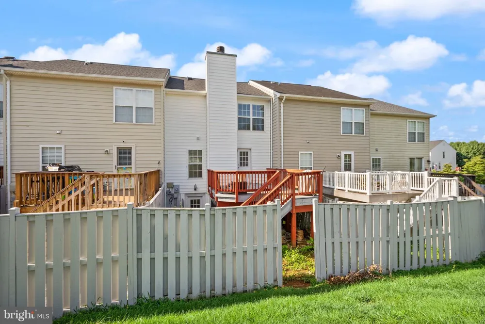 35924 CLOVER TERRACE Round Hill, VA 20141