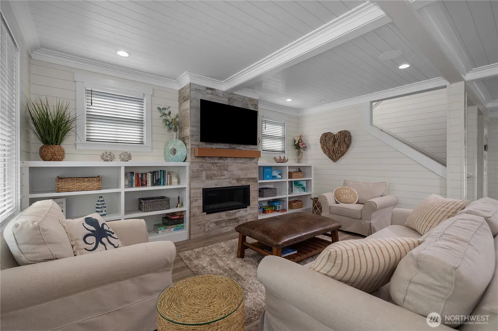 286 Compass Street Pacific Beach, WA 98571