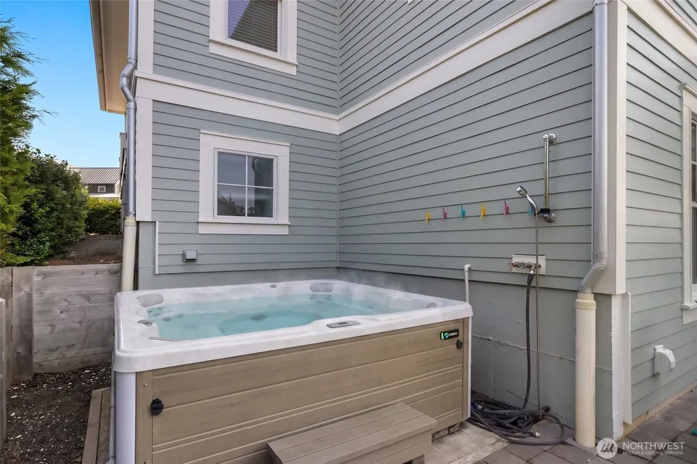 286 Compass Street Pacific Beach, WA 98571