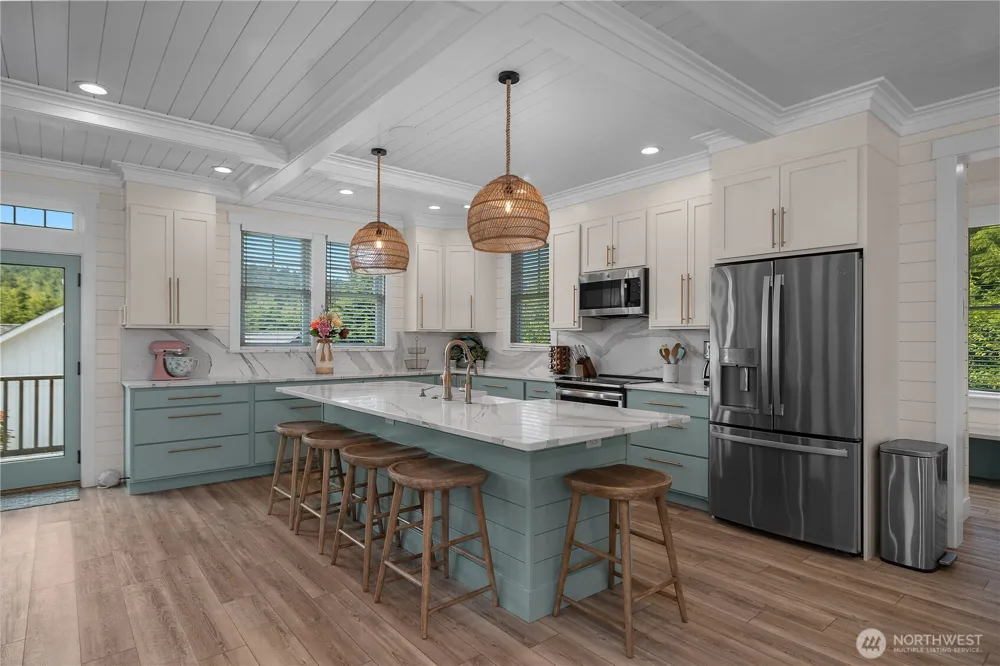 286 Compass Street Pacific Beach, WA 98571
