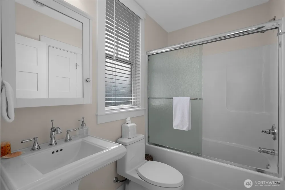 286 Compass Street Pacific Beach, WA 98571