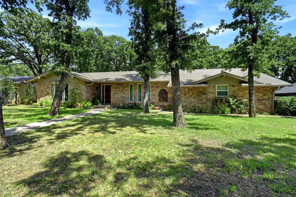 130 Nottingham Circle Bridgeport, TX 76426