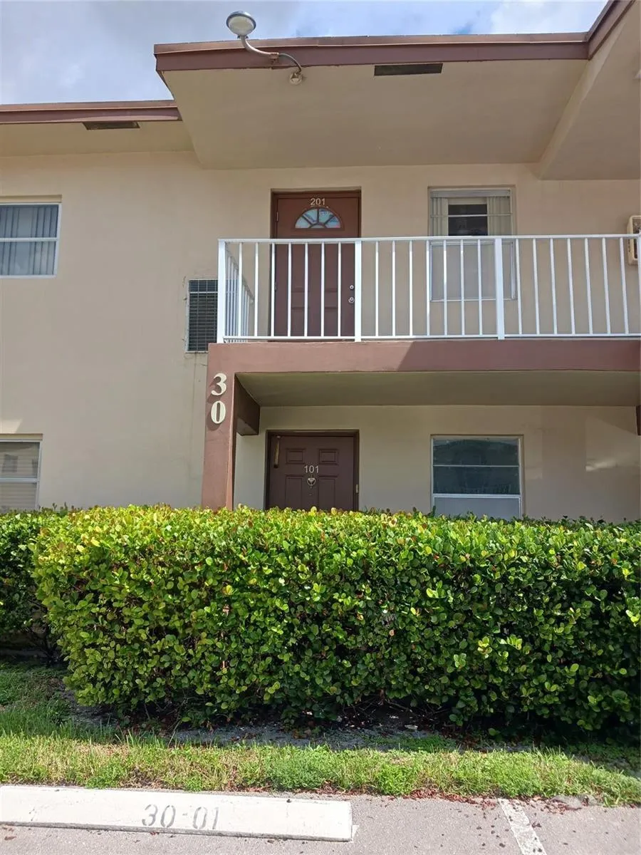 7505 NW 5TH COURT #201 Margate, FL 33063