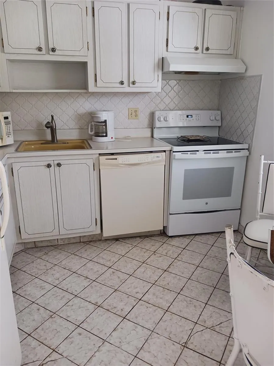 7505 NW 5TH COURT #201 Margate, FL 33063
