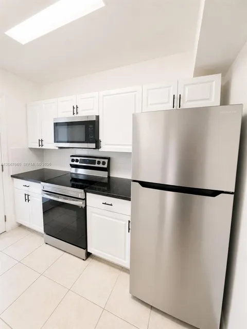 500 E Country Club Cir #4