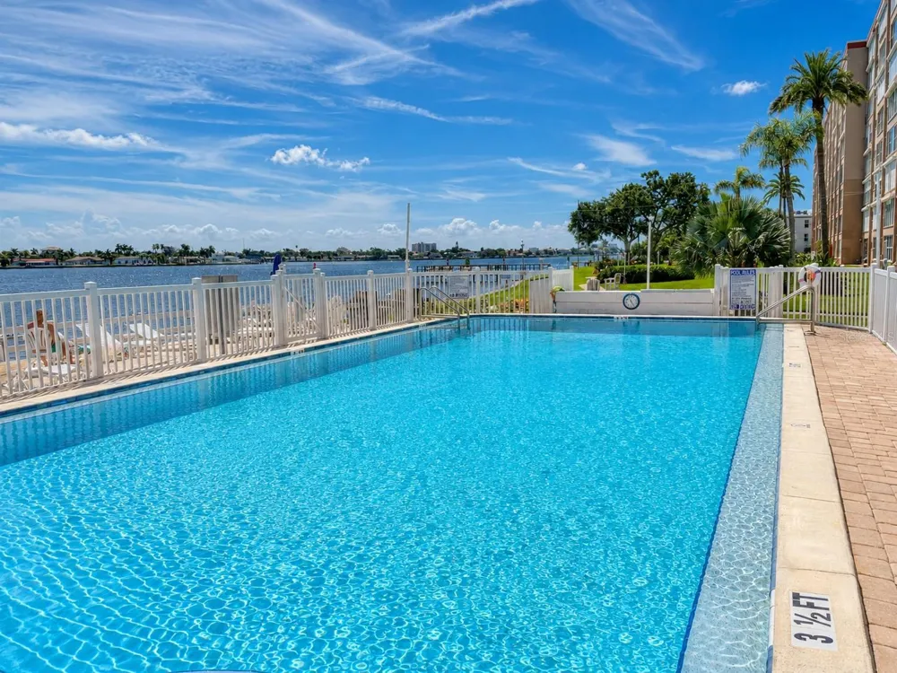 1847 SHORE DRIVE S #101 St Petersburg, FL 33707