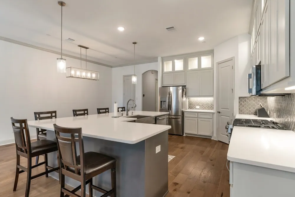 1900 Melinda Lane Farmers Branch, TX 75234