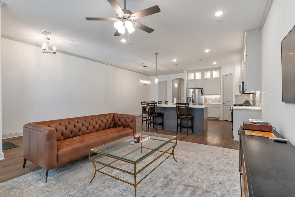 1900 Melinda Lane Farmers Branch, TX 75234