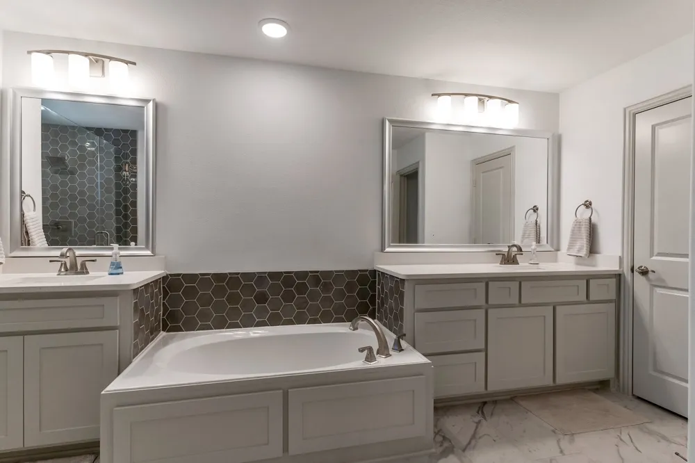 1900 Melinda Lane Farmers Branch, TX 75234