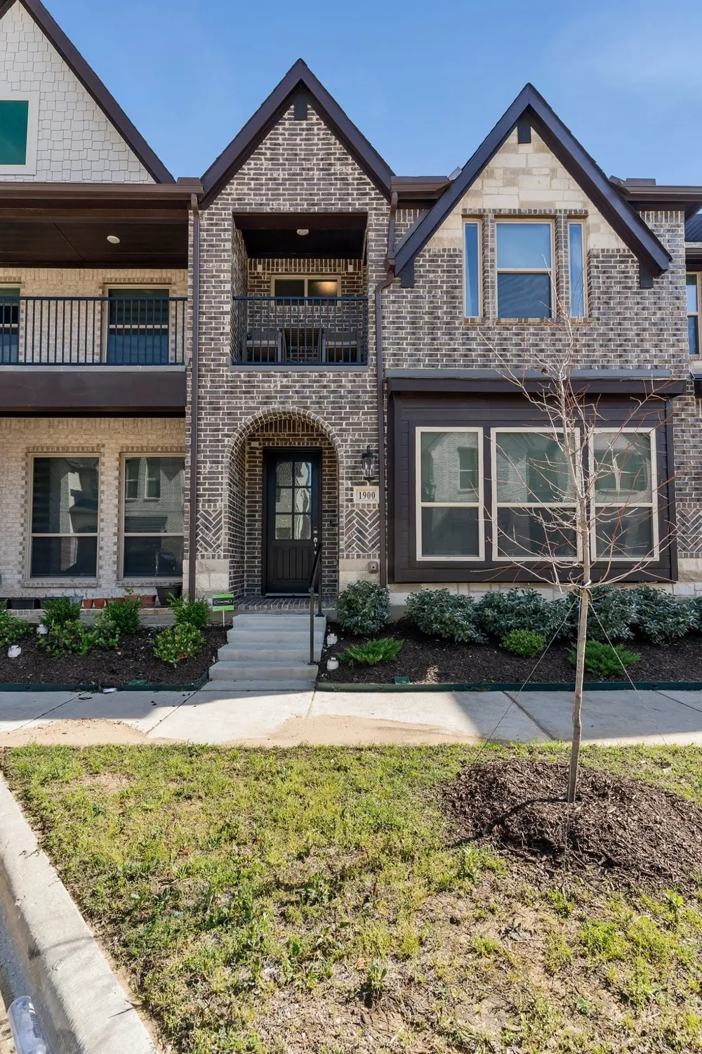 1900 Melinda Lane Farmers Branch, TX 75234