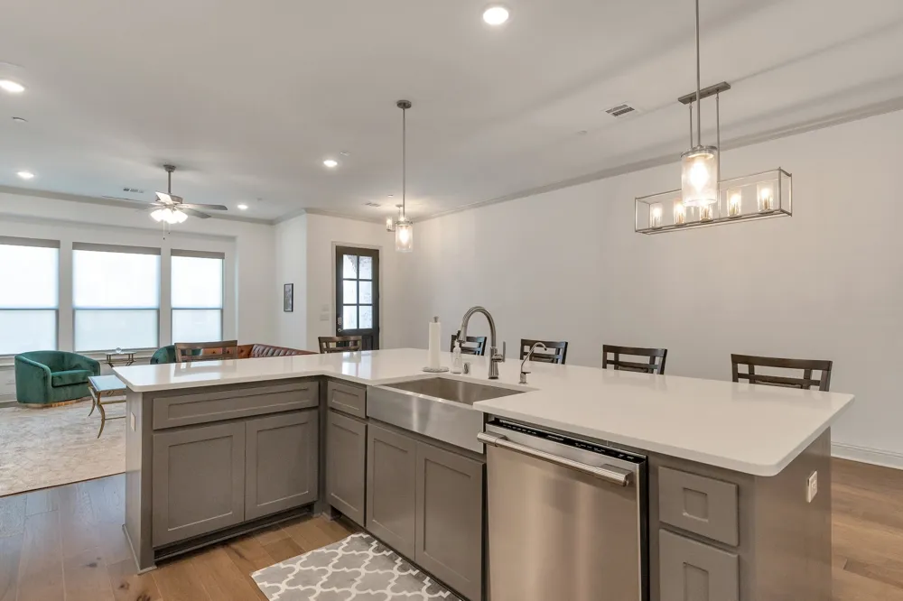 1900 Melinda Lane Farmers Branch, TX 75234