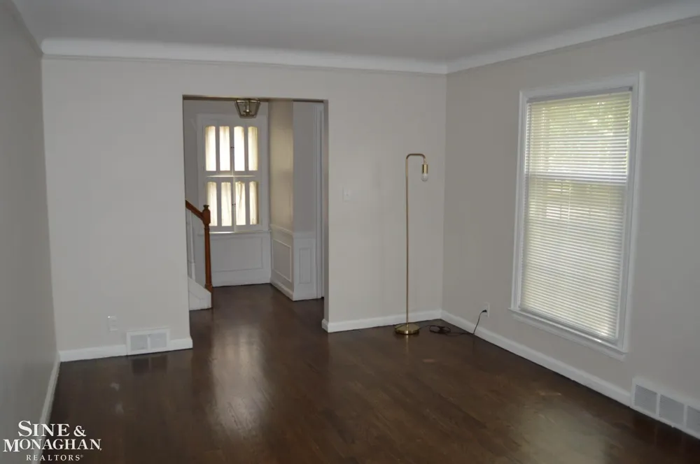1932 Allard Avenue Grosse Pointe Woods City, MI 48236