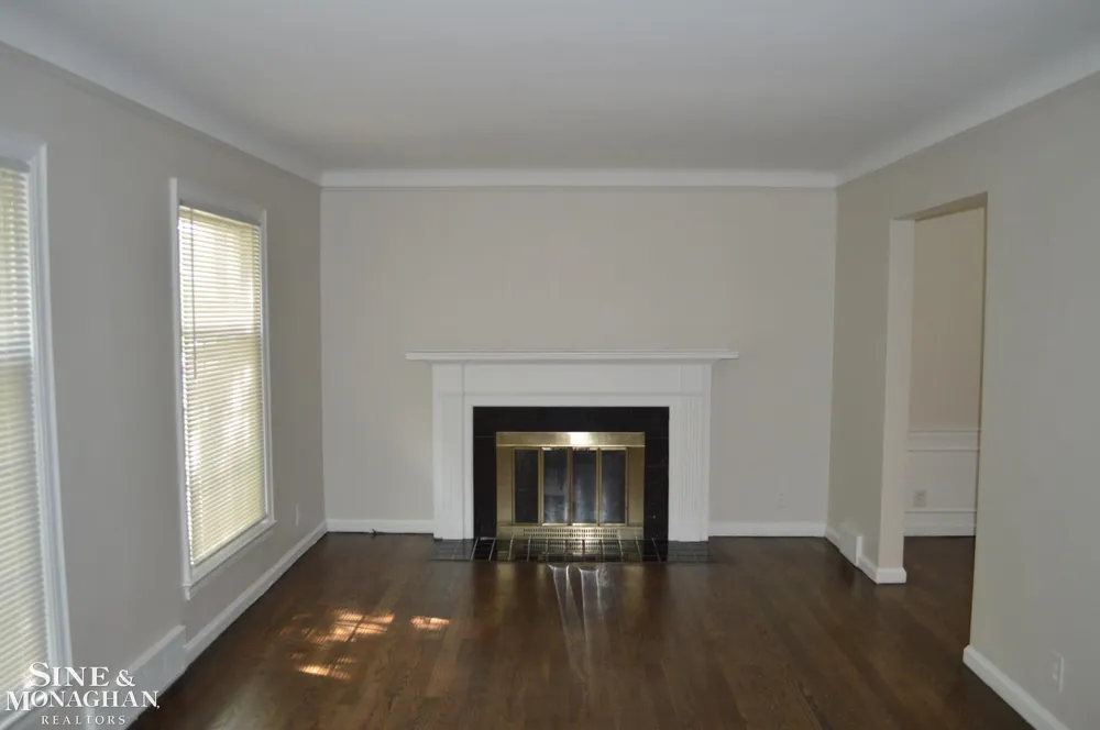 1932 Allard Avenue Grosse Pointe Woods City, MI 48236