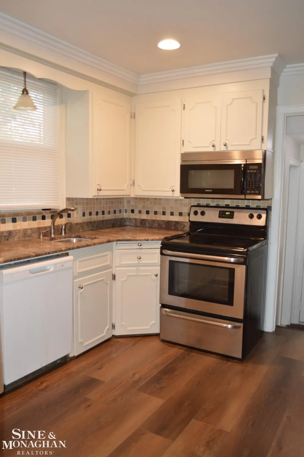1932 Allard Avenue Grosse Pointe Woods City, MI 48236