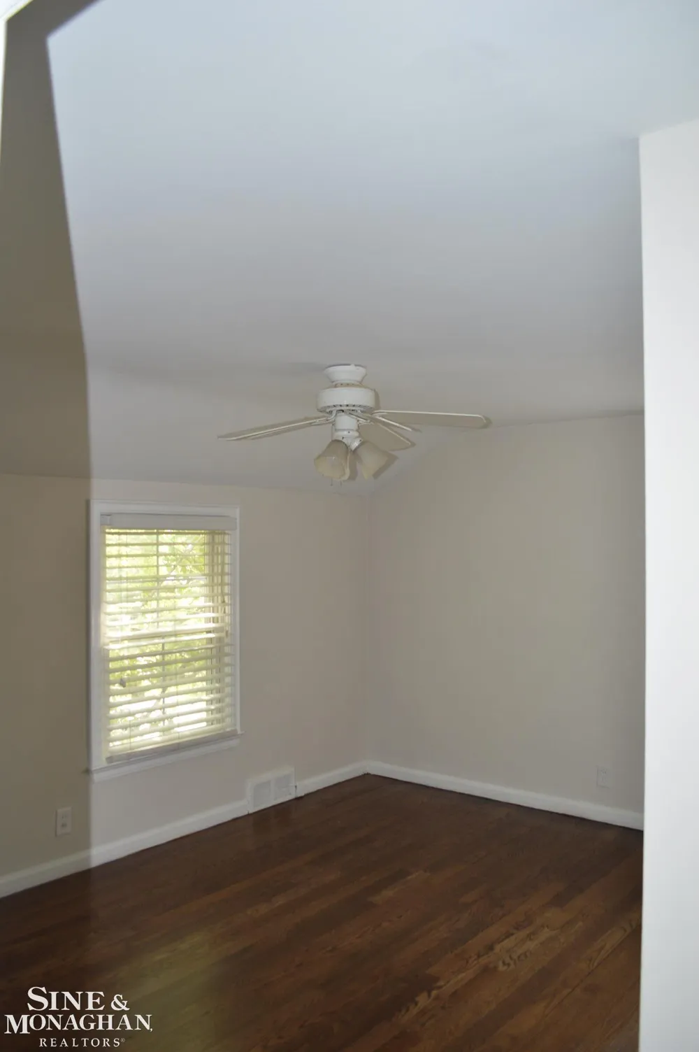 1932 Allard Avenue Grosse Pointe Woods City, MI 48236