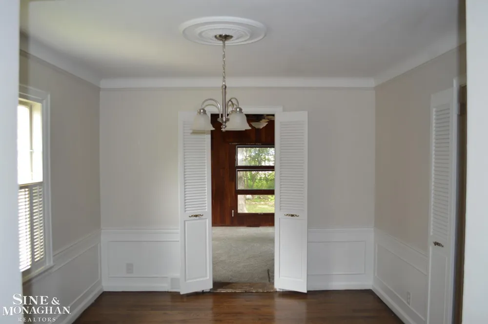 1932 Allard Avenue Grosse Pointe Woods City, MI 48236
