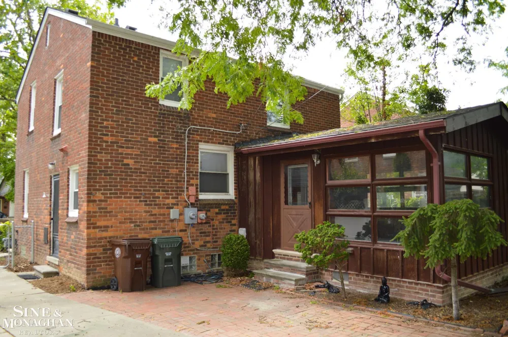 1932 Allard Avenue Grosse Pointe Woods City, MI 48236