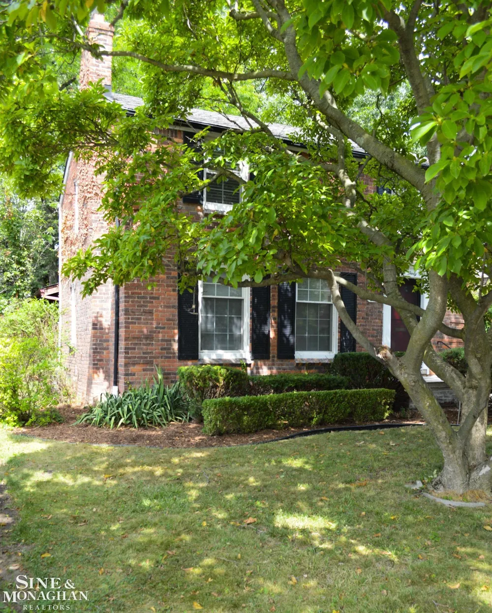 1932 Allard Avenue Grosse Pointe Woods City, MI 48236