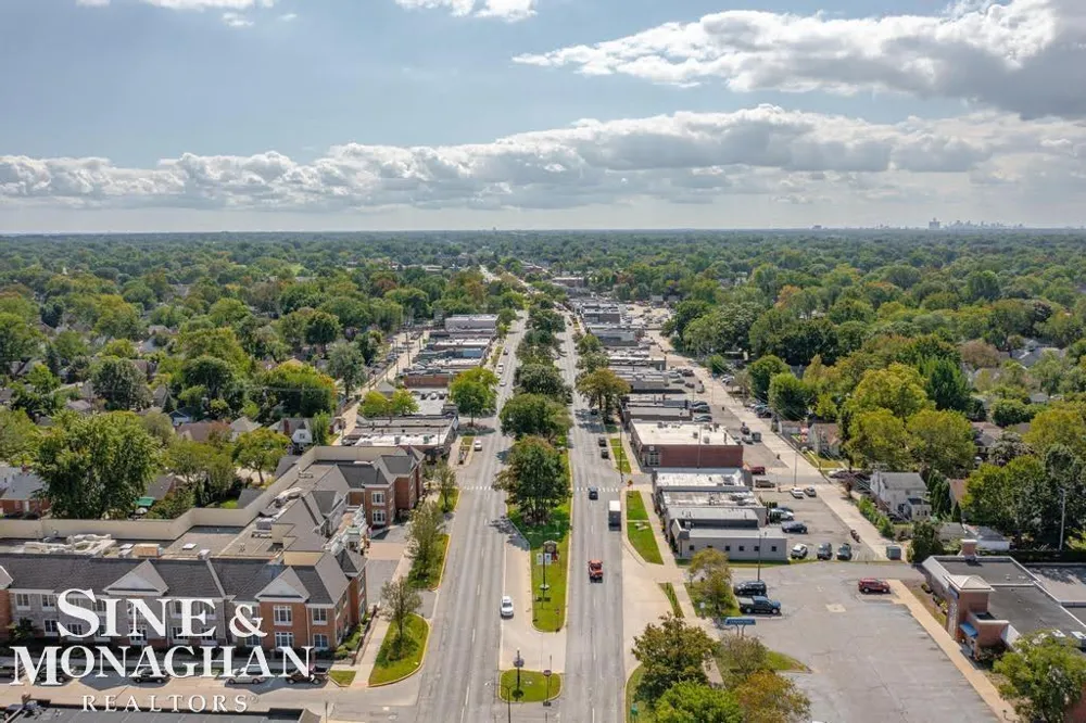 1932 Allard Avenue Grosse Pointe Woods City, MI 48236