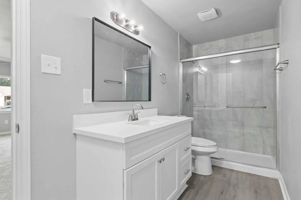 7207 Pinehook Lane Houston, TX 77016