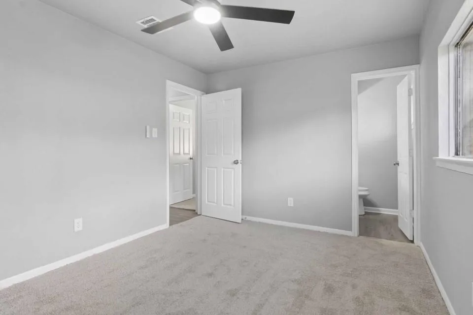 7207 Pinehook Lane Houston, TX 77016