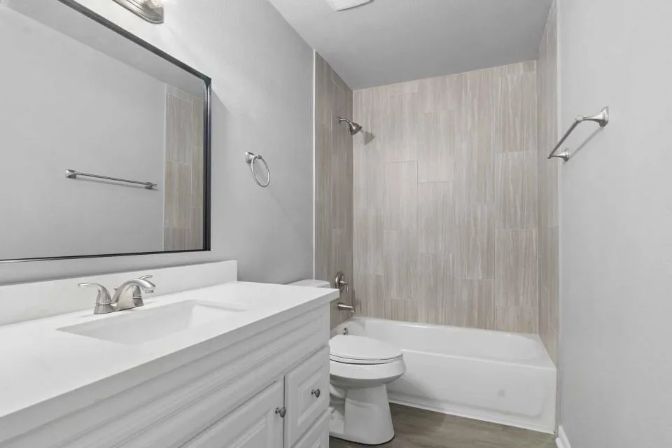 7207 Pinehook Lane Houston, TX 77016