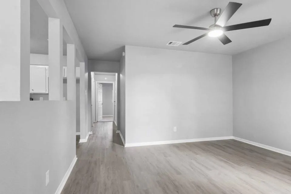 7207 Pinehook Lane Houston, TX 77016