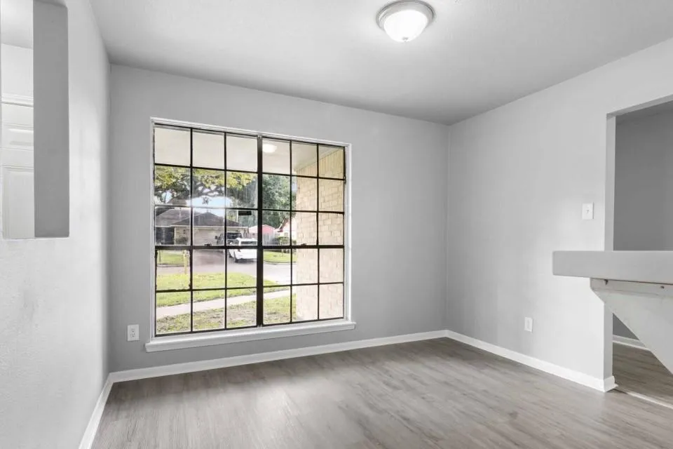 7207 Pinehook Lane Houston, TX 77016