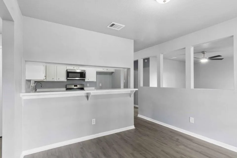 7207 Pinehook Lane Houston, TX 77016