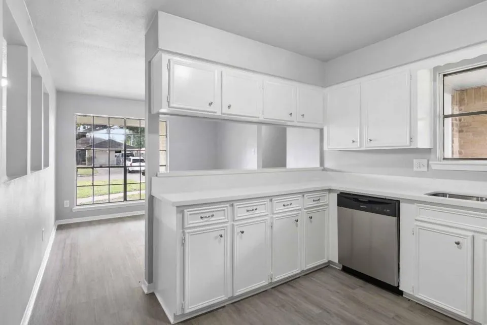 7207 Pinehook Lane Houston, TX 77016