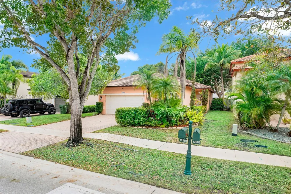 19269 NW 14th St Pembroke Pines, FL 33029